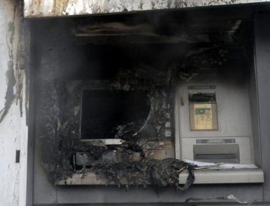 Φθιώτιδα: Διπλή επίθεση ληστών σε δύο ATM - Άγνωστο το ποσό που εκλάπη